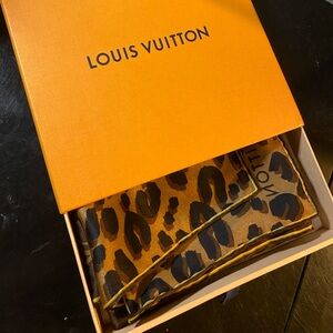 NEW IN BOX Louis Vuitton Leopard & Monogram Silk Scarf - Brown, Black, Gold Trim